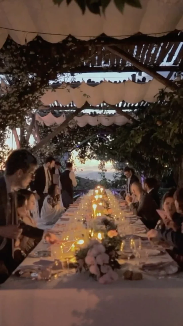 See how we made a jasmine-covered pergola bloom into a dream of pink roses, soft tones, and the warm glow of candles, creating a magical and unforgettable evening at @astapianaweddings ✨

Wedding planner: @esterchianelli
Event coordinator: @alessandra_silenziario
Flower decor: @la_magia__dei_fiori_ 
Venue : @astapianaweddings
Linen&fabrics : @andreariccioweddingsolution 
Catering: @trottaetrottaqb 

\\ WHATEVER YOUR HEART DESIRES, WE’LL MAKE IT HAPPEN \\

|| Ester Chianelli Italian Wed Agency ||

📱3806966342
💻 www.esterchianelli.com
📧 info@esterchianelli.com

#italianwedding #destinationweddingitaly
#italianweddingplanner #weddinginspo #luxuryweddingvenue #weddingtablesetting 
#italianweddingplanner #italianweddingvenue #amalficoastwedding